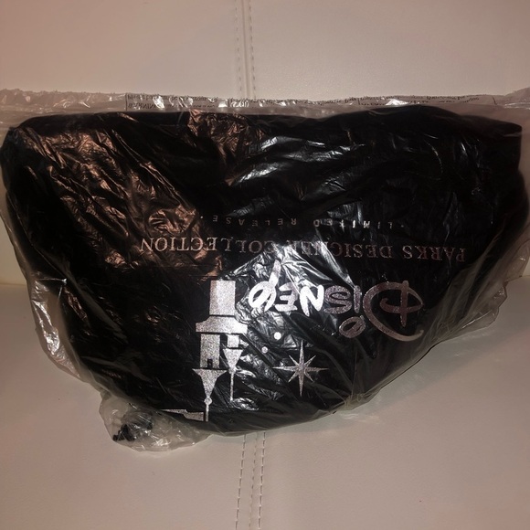 Mickey Mouse Light & Sound Ear Hat by Bret Iwan - Picture 13 of 13